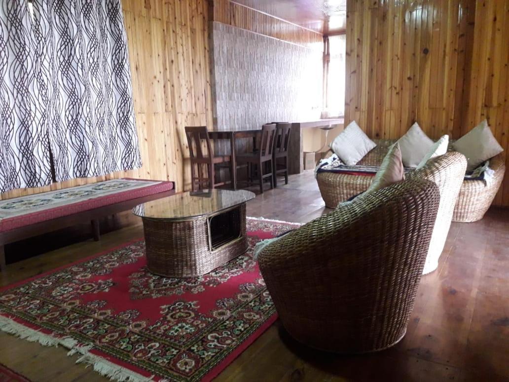 Pine Haven Resorts Takdāh Exteriör bild